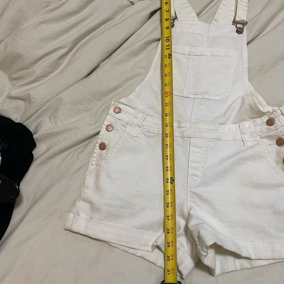 Old navy white shorts overalls shorteralls - Picture 6 of 6